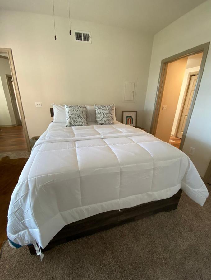 Bright & Modern Galleria Suite! 5 Star Location, Self Check In & Free Parking Хьюстон Экстерьер фото